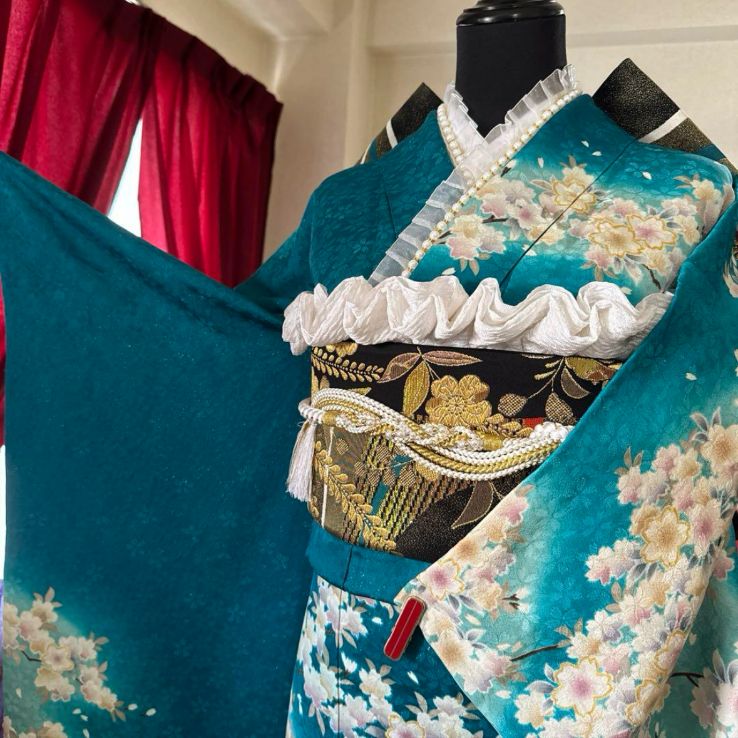 振袖フルセット(7点)・辻が花・金通し地・金駒刺繍・金彩・絞り・枝垂れ桜 振袖フルセット(7点)・辻が花・金通し地・金駒刺繍・金彩・絞り