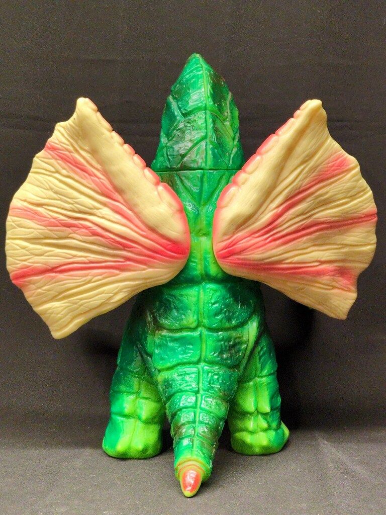 ベアモデル ドラコ 黄緑色成型 怪獣コレクション ソフビ 円谷プロ ベア