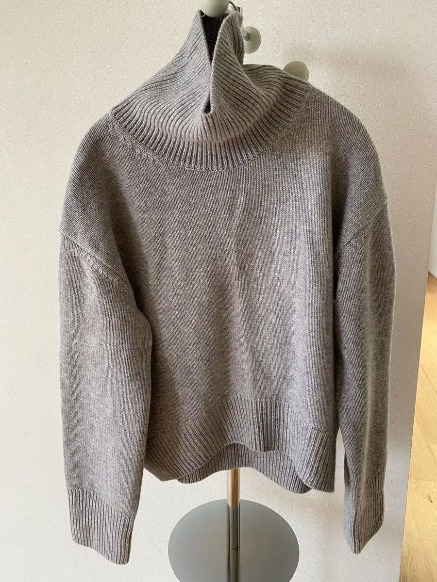 マレディマリ ニット