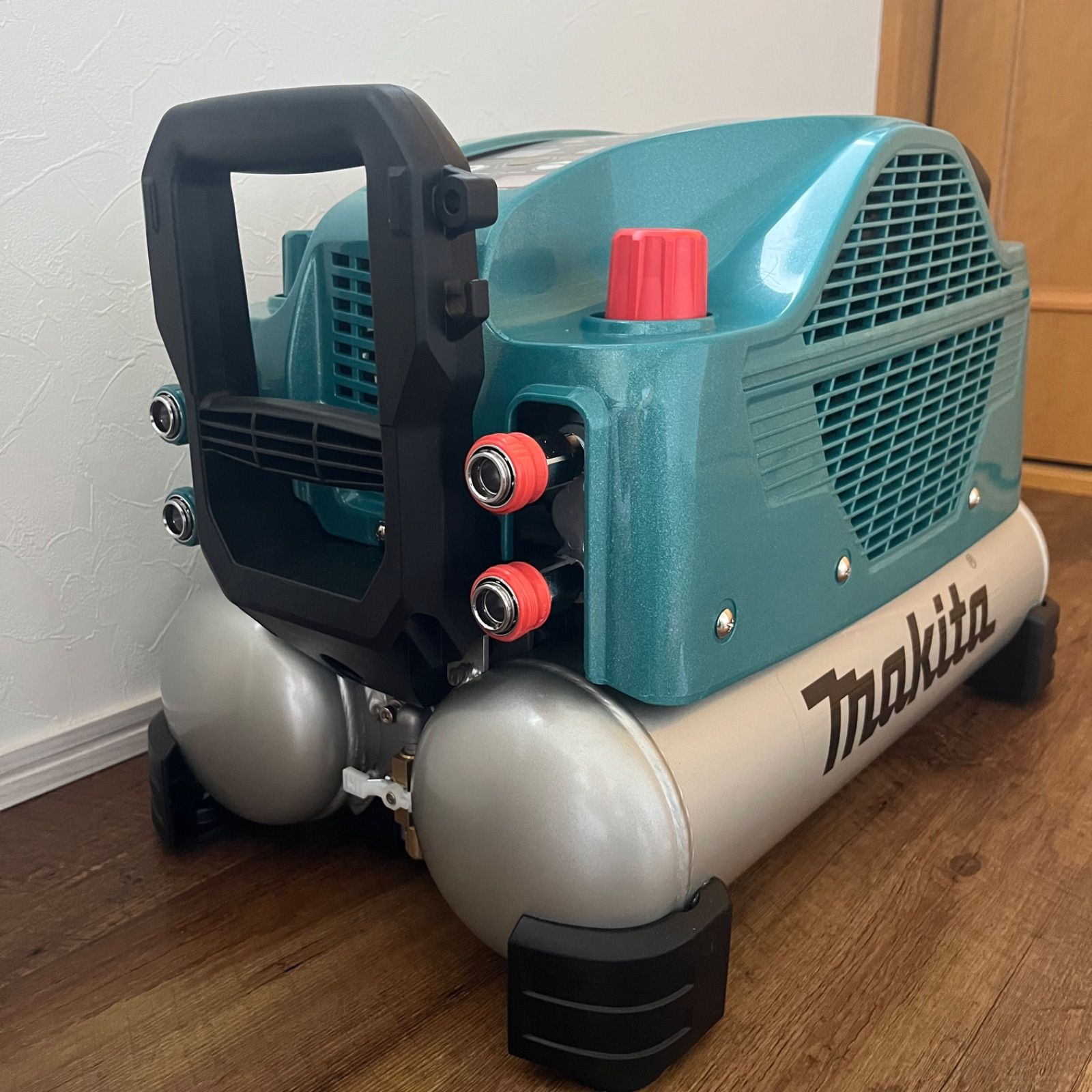 sahara様専用【未使用】makita エアコンプレッサ AC500XL 高圧/常圧 