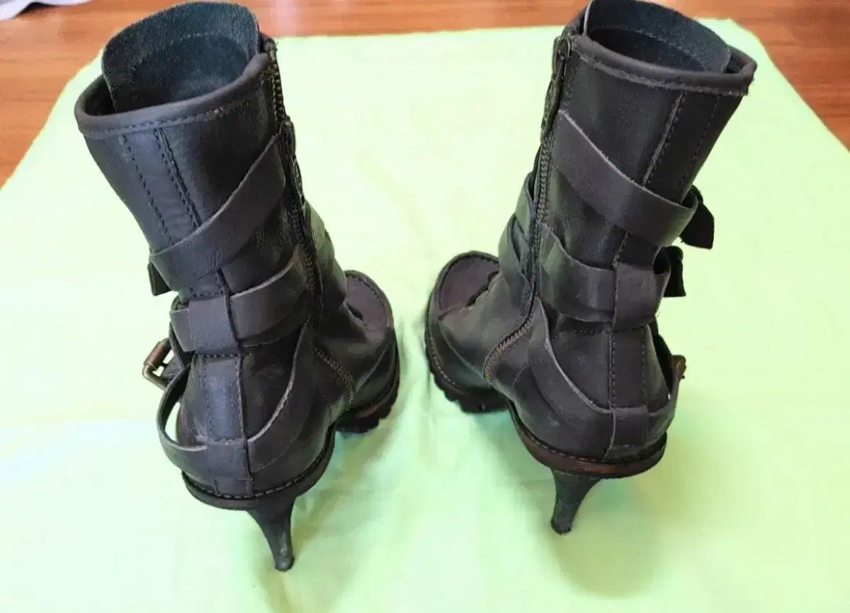 ヴィンテージ y2k 2000s ヒールブーツ グレー