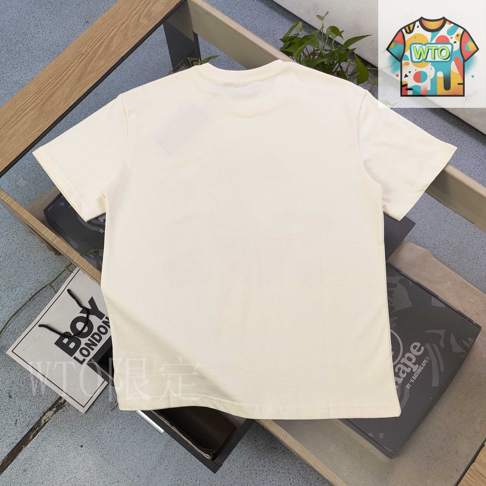 今日特価】GUCCI 2025 ストロベリー動物園柄ロゴ T-1 - メルカリ