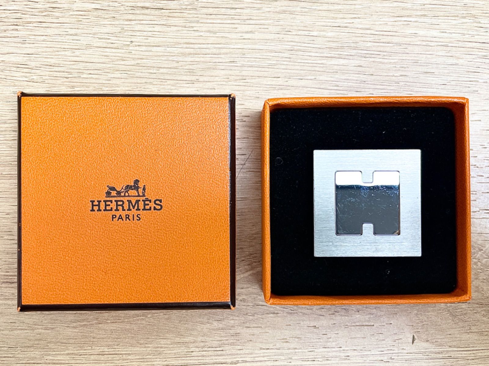 新品 HERMES エルメス フォトスタンド メモスタンド 【公式通販】