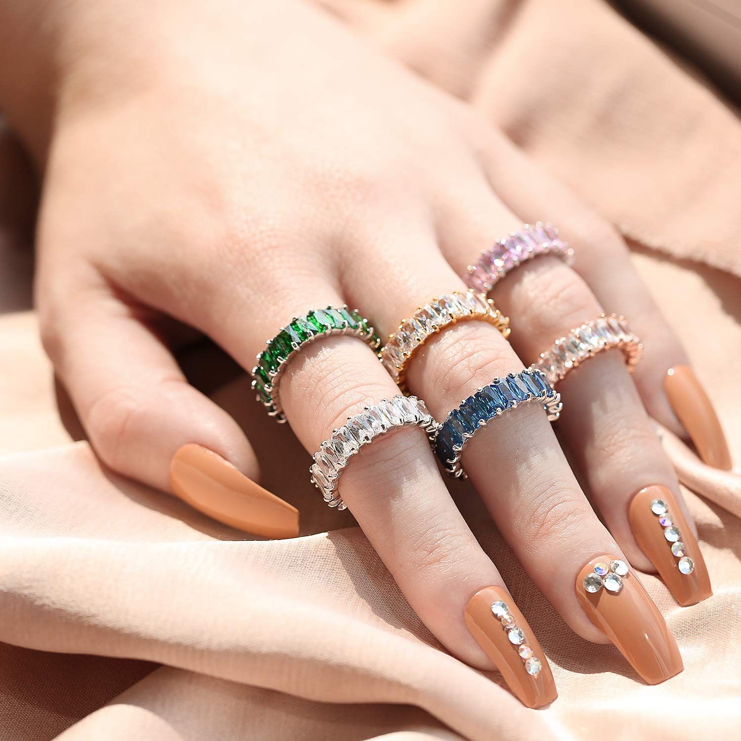 数量 CZエメラルドカットキュービックジルコニアエタニティバゲット記念日結婚指輪女性のための14Kゴールド.925スターリングシルバーの4MMの