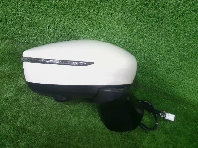 ノート DBA-NE12 右 ドア サイド ミラー X FOUR 4WD HR12DE QAB 白 ホワイト 96301-5VA0C
