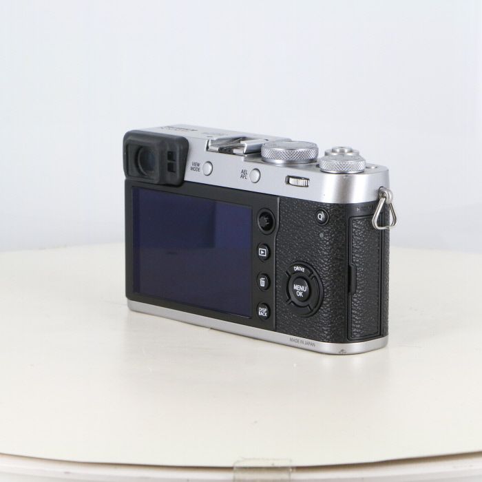 FUJIFILM X100F