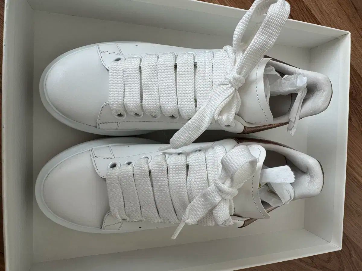 alexander mcqueen アレキサンダーマックイーン ローズゴールド 235