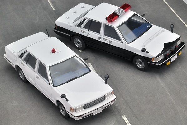 【新品未使用】トミカリミテッドビンテージ セドリック 覆面パトロールカー トミカリミテッドヴィンテージ43 日産セドリック 覆面パトロール