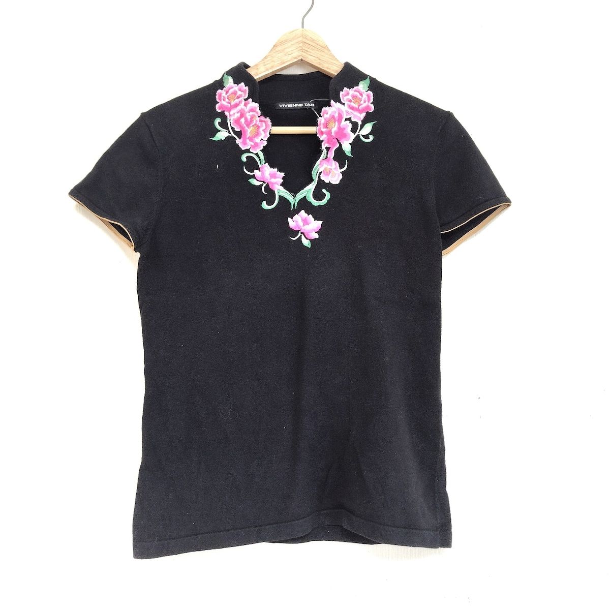 #snc ヴィヴィアンタム VIVIENNETAM カットソー 半袖 花柄刺繍 0 黒 ピンク シルバー レディース [956344] VIVIENNE TAM(ヴィヴィアンタム) 半袖カットソー サイズ0 XS