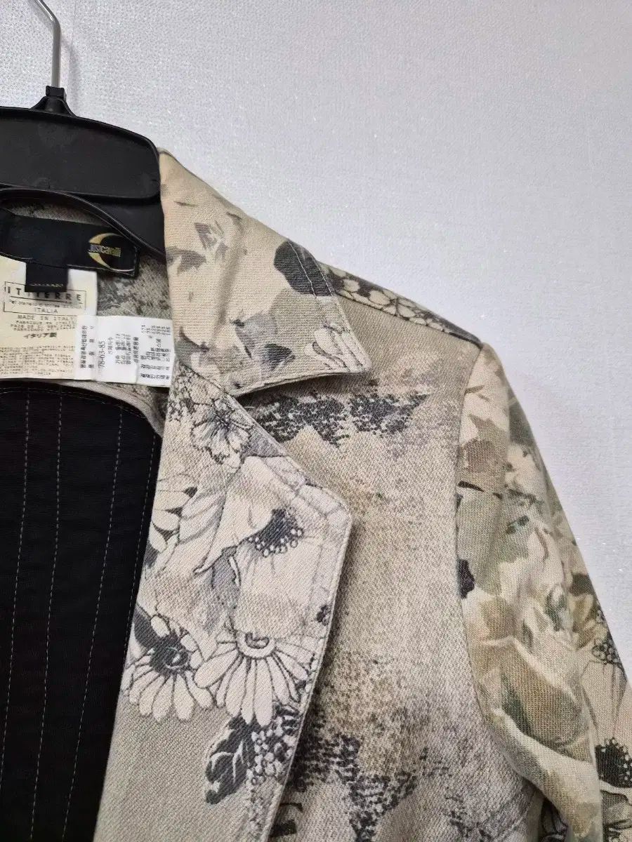 ジャストカバリー フラワー パータン ジャケット GULLKHAN_COM