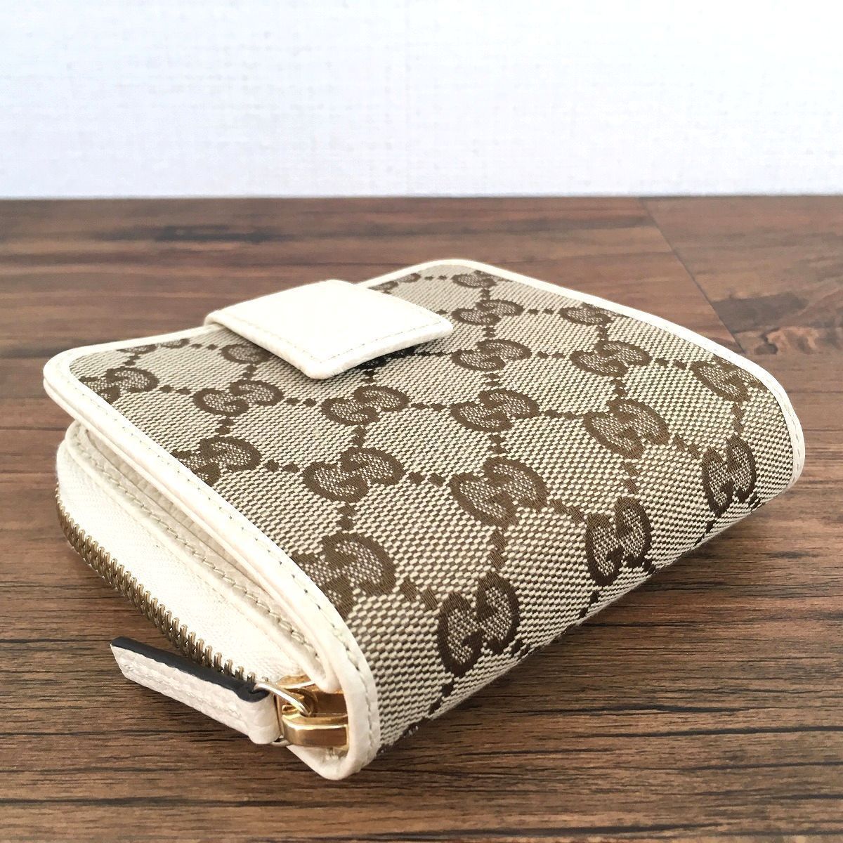 未使用品 GUCCI コンパクトウォレット 箱付き グッチ 242-