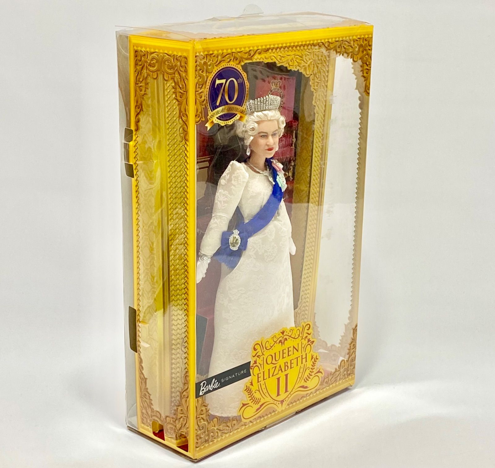新品】 プラチナジュビリー エリザベス女王 バービー人形は※箱に傷み 