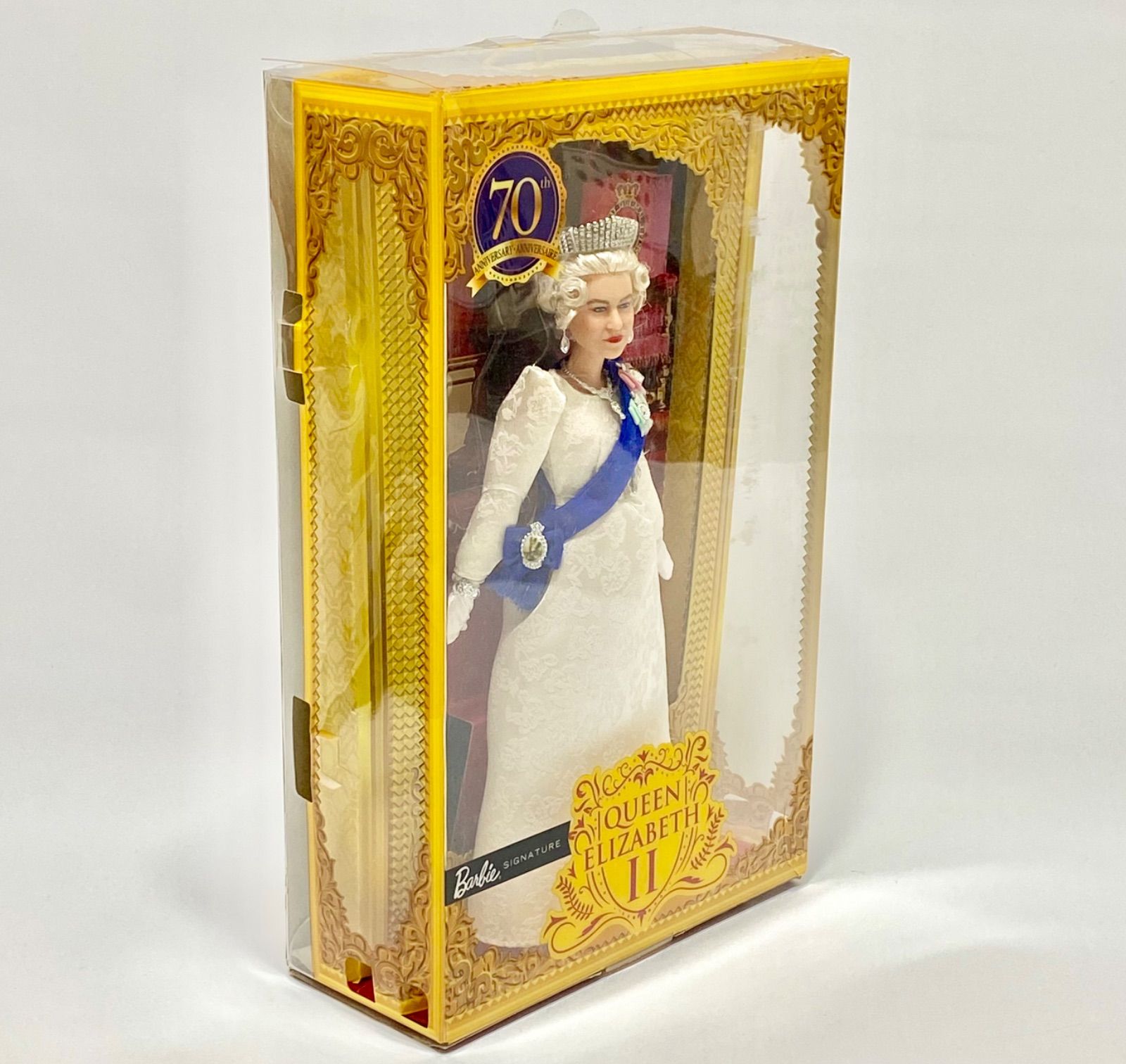 新品】 プラチナジュビリー エリザベス女王 バービー人形は※箱に
