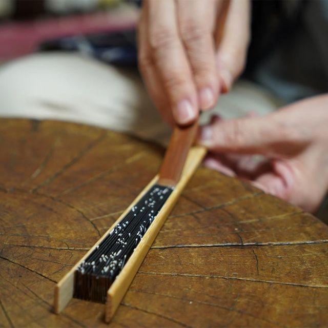 女持 箔