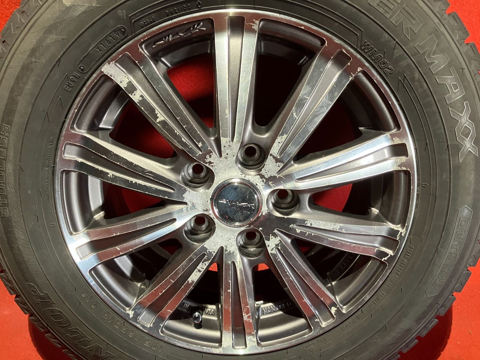 スタッドレスタイヤホイールセット 195 65R15 DUNLOP WM02 15x6.0 53 114.3 5H 社外 SMACK 4本SET