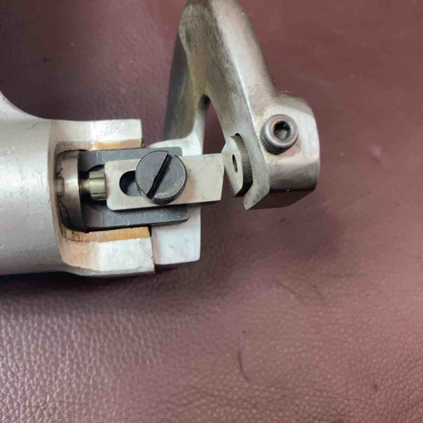  品 日立 Hitachi 1 6 mm ハンドシャー 100 V 板金 切断機 高速切断機 切断工具 切断機