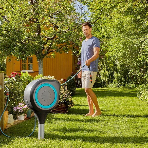 ガルデナ スパイク式自動巻取りホースボックス