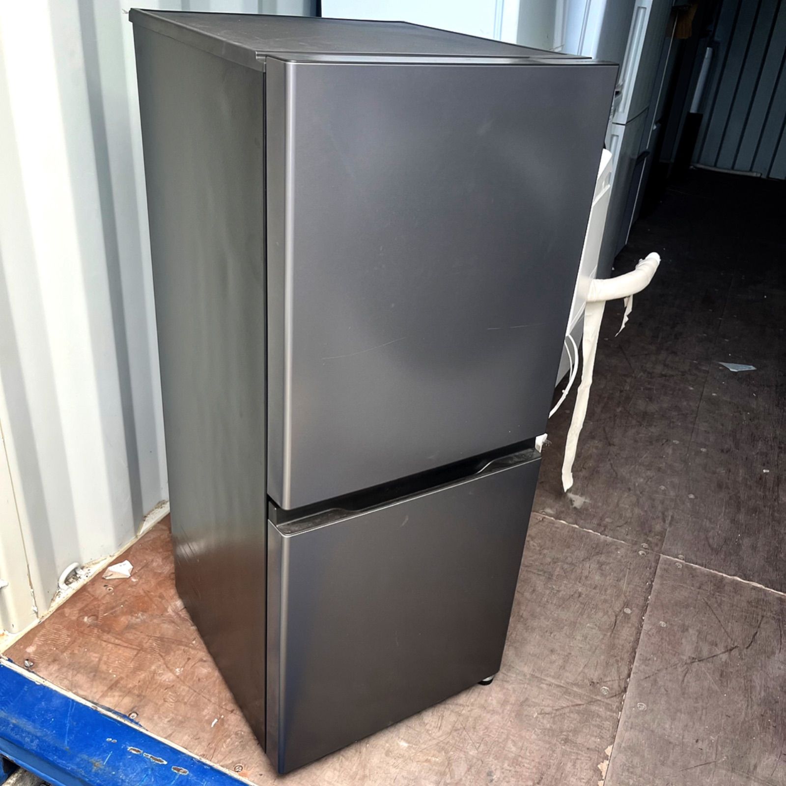 取付無料！コンパクト便利サイズ スタイリッシュダークシルバー冷蔵庫！洗濯機 取付無料！コンパクト便利サイズ スタイリッシュダークシルバー冷蔵庫