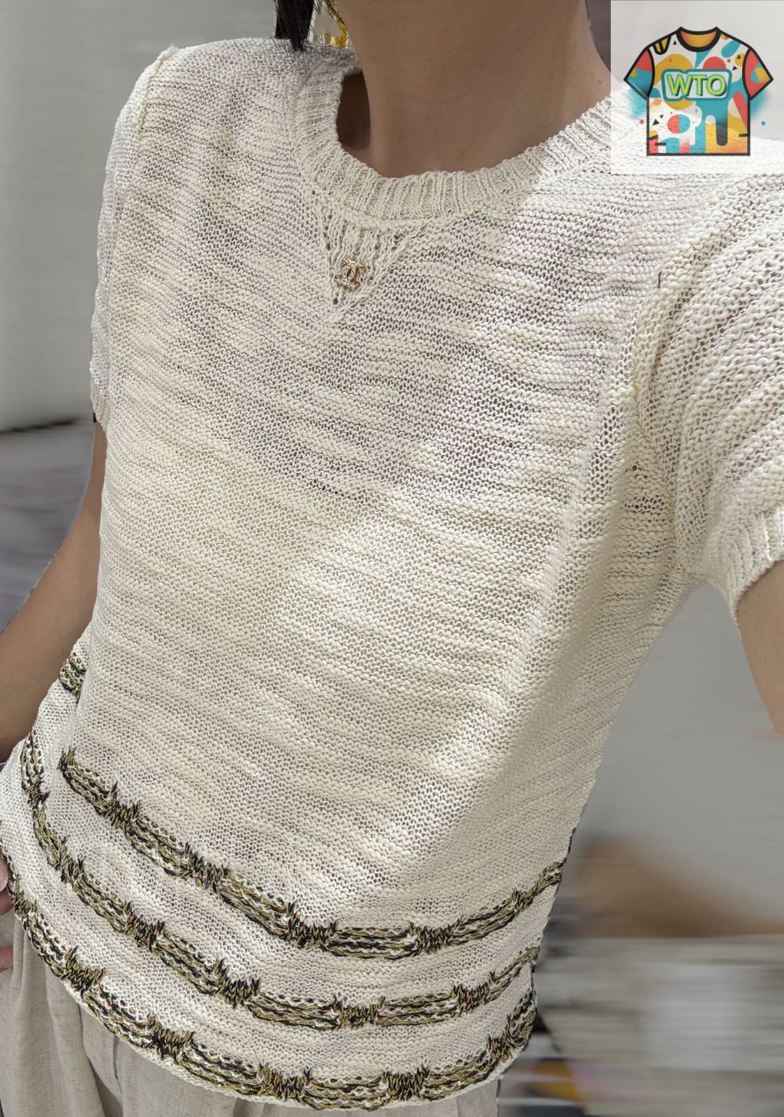 ❣️CHANEL♡ぷっくりロゴ半袖ニットスタッフユニフォーム❣️ シャネル(CHANEL)シャネル 半袖ニット 半袖シャツ 衣料品