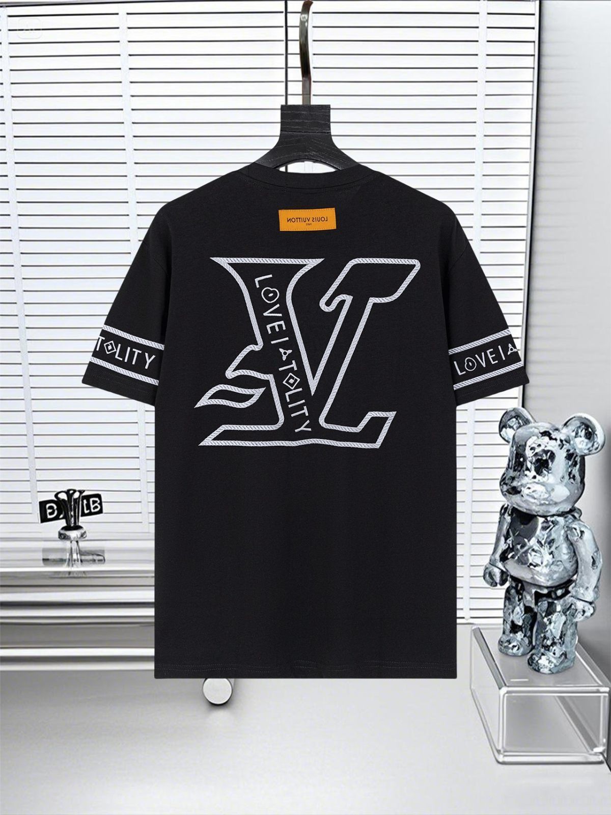 今日特価】Louis Vuitton/LV ルイヴィトン 25SS 刺繍ロゴ T