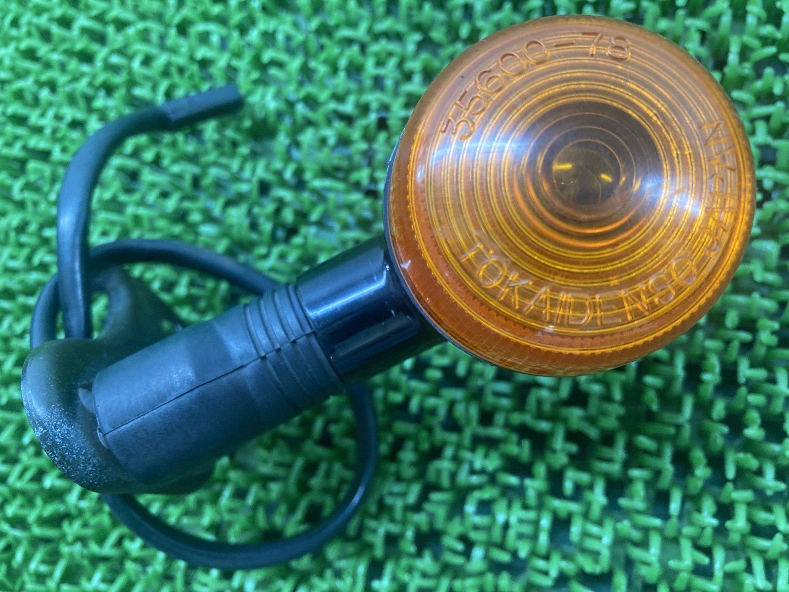 グラストラッカー リアウインカー 右 35600-78 スズキ 純正 中古 バイク 部品 NJ47A ステー 割れ欠け無し 品薄 希少品 53