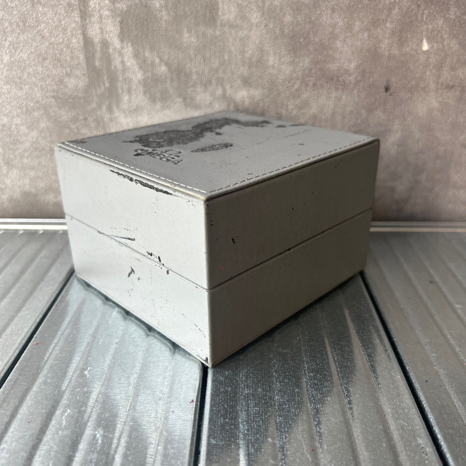 Omega 時計ボックス OMEGA オメガ 時計 ケース 空箱 BOX 外箱付 グレー