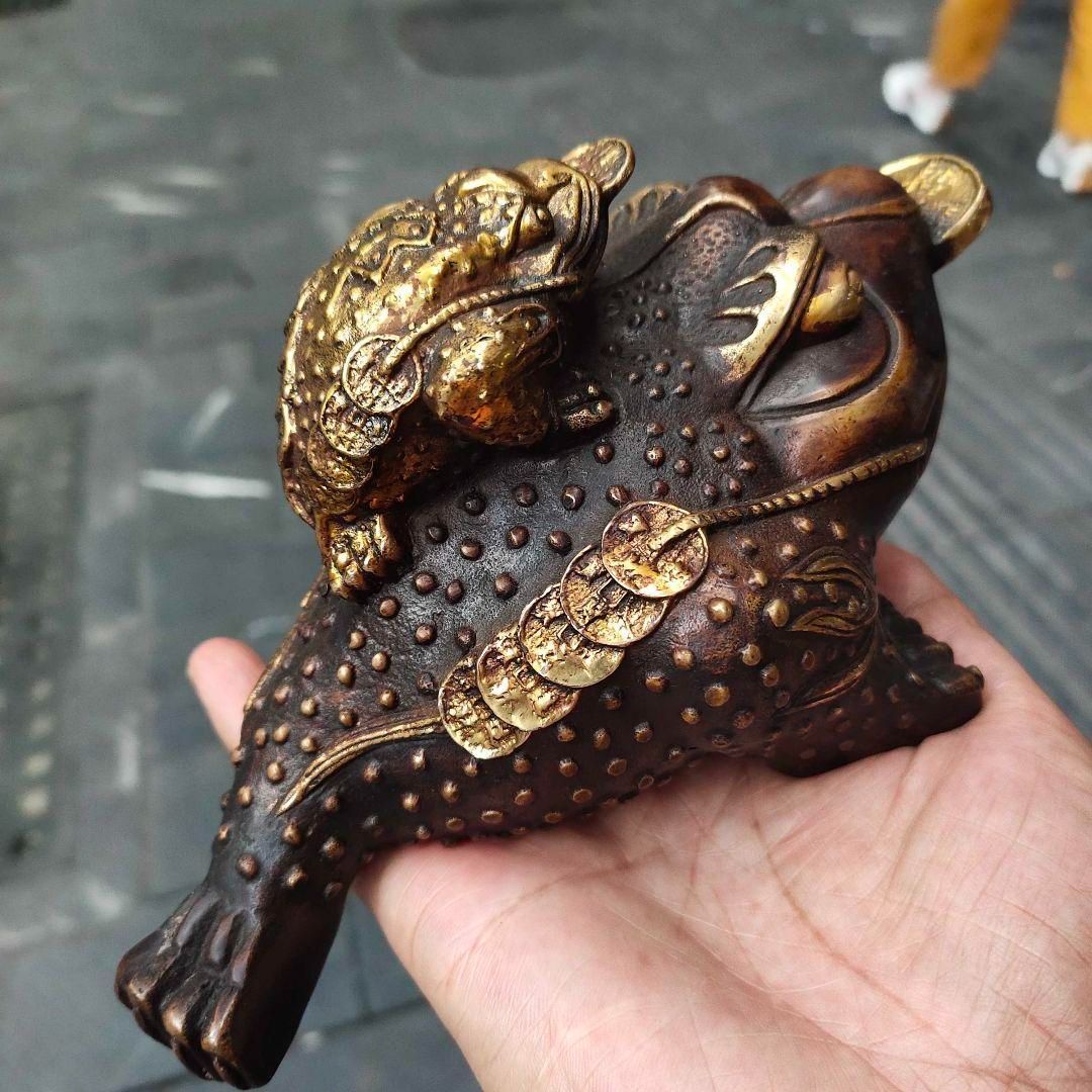 銅制 母子金蟾 家庭 事務室 机 自動車 開運風水 招財 置物 工芸品 装飾品 銅制 母子金蟾 家庭 事務室 机 自動車 開運風水 招財 置物 工芸品
