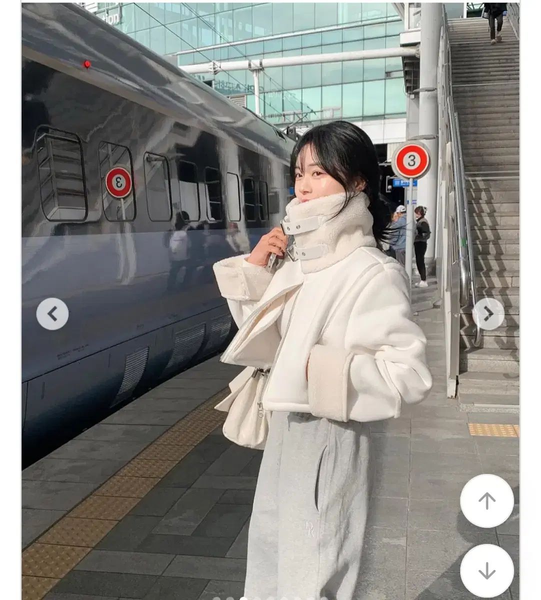 卸売 (ほぼ新品) Dayroze ウェドン クロップド ムートン 129000