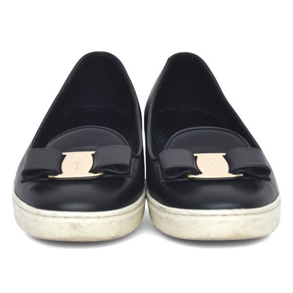 美品♪サルヴァトーレフェラガモ ヴァラリボン スリッポン