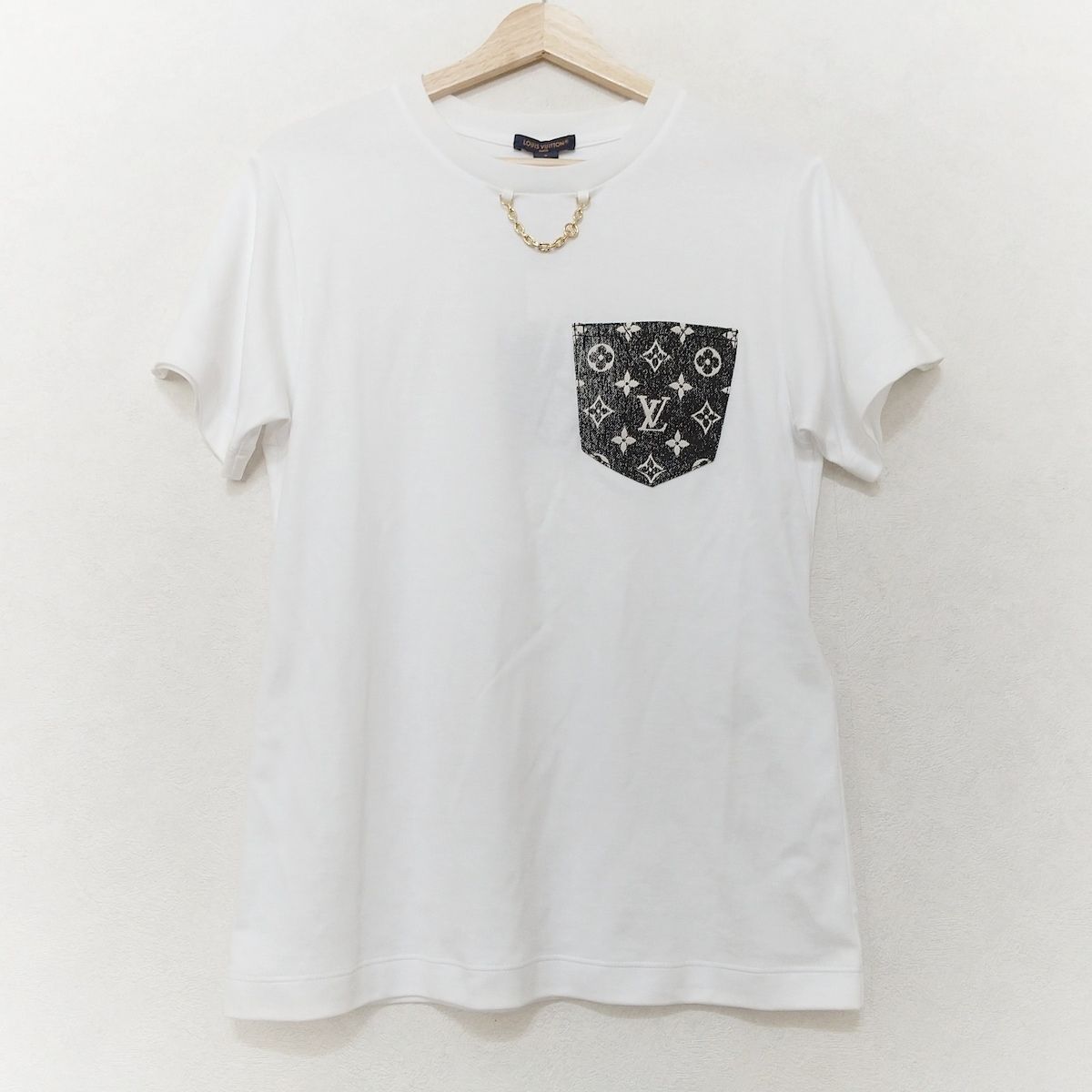 LOUIS VUITTON(ルイヴィトン) 半袖Tシャツ サイズS美品 モノグラムポケットTシャツ RW231D UOL FOTS14  白×黒×ゴールド ポケット - メルカリ