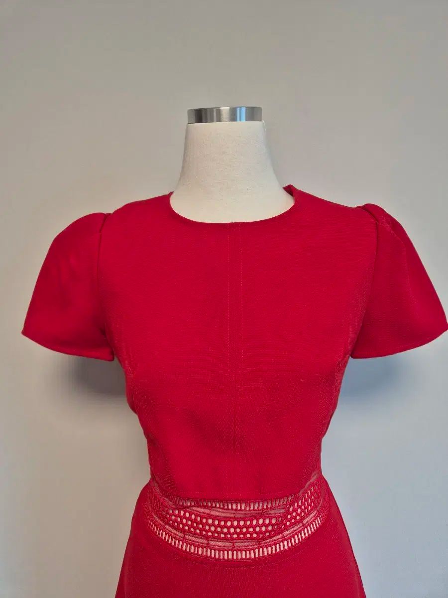 45 SANDRO(サンドロ) レースポイント A ライン ウェンピース