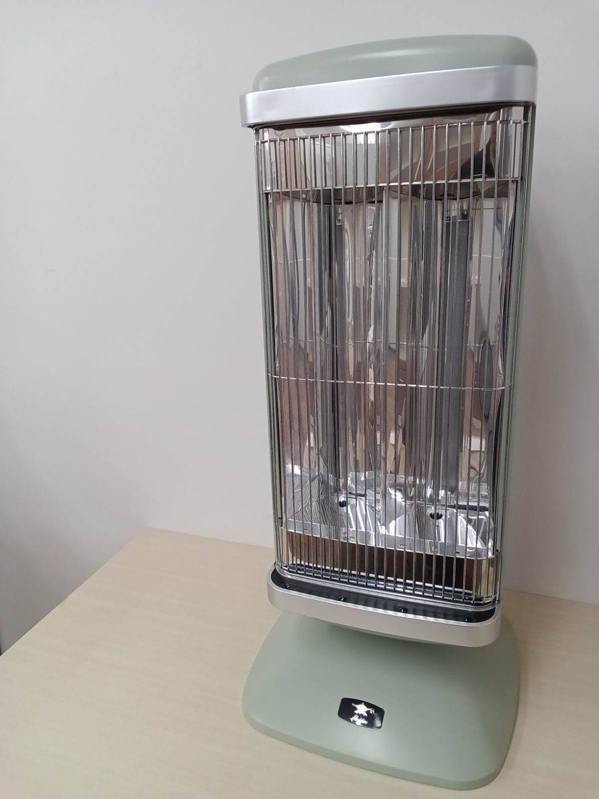 アラジン Aladdin 遠赤グラファイトヒーター CAH-2G10C 2020年製