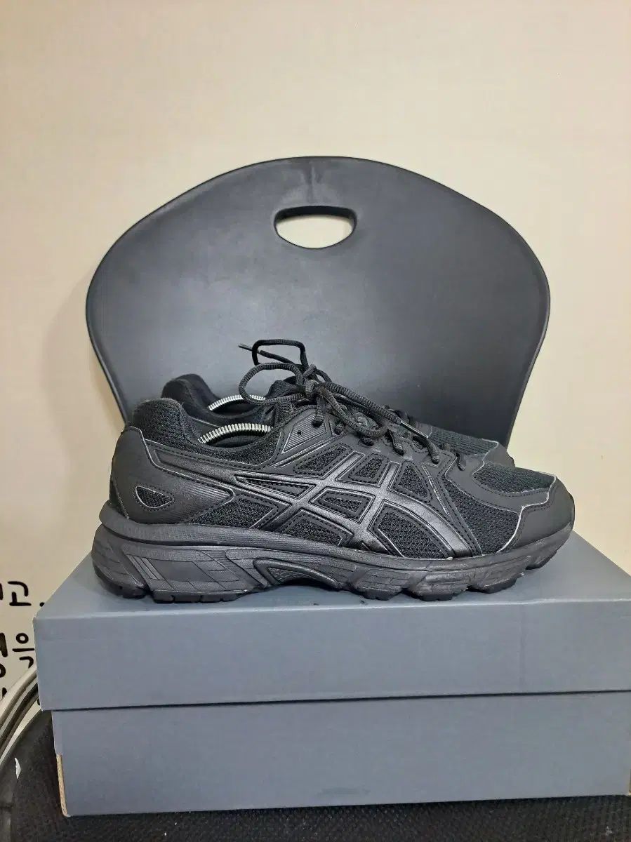 Asics アシックス