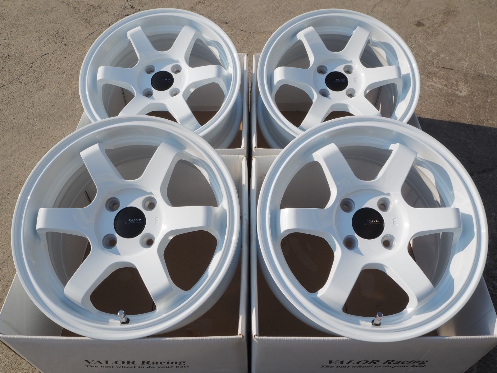 逆ゾリ 15inch 6.5J 38 4H100 人気 深リム 軽量 ホイール 1台分 N-BOX ウェイク エッセ タフト タント ミラ ムーヴ アルト ハスラー ワゴンR タンク ルーミー トール コンパクトカー 軽トラ カスタム ホワイト