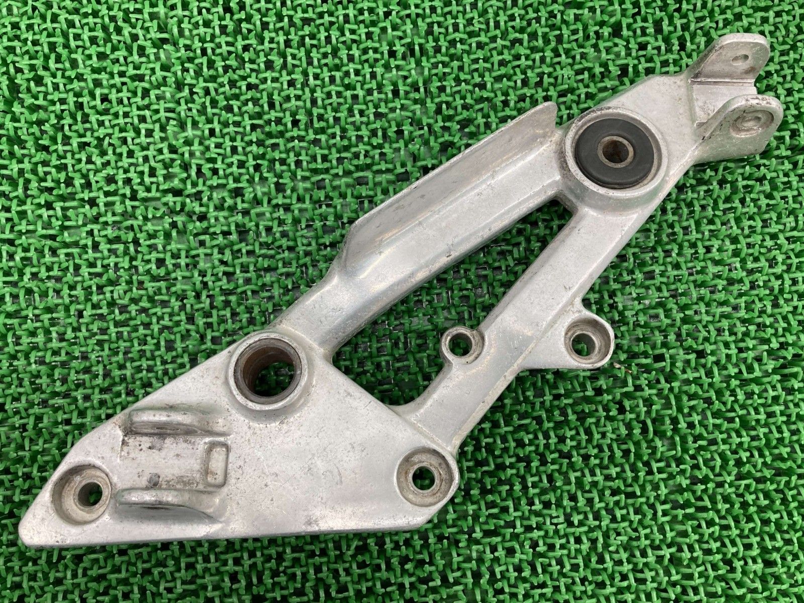 XJR400 XJR400R ステッププレート 右 4HM ヤマハ 純正 バイク 部品 93-00年 ホルダー ブラケット コケキズ無し 品薄 Wm