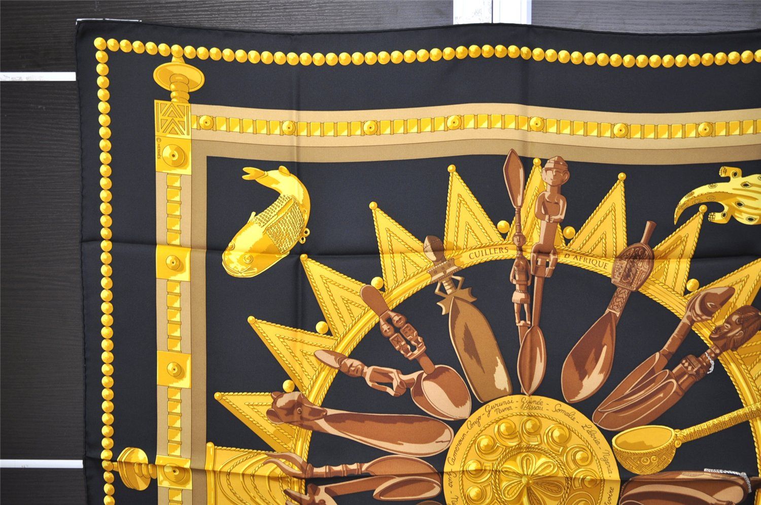 HERMES スカーフ　オレンジ　イエロー HERMES(エルメス) カレ90PER ASTRA ADASTRA総柄シルクスカーフ