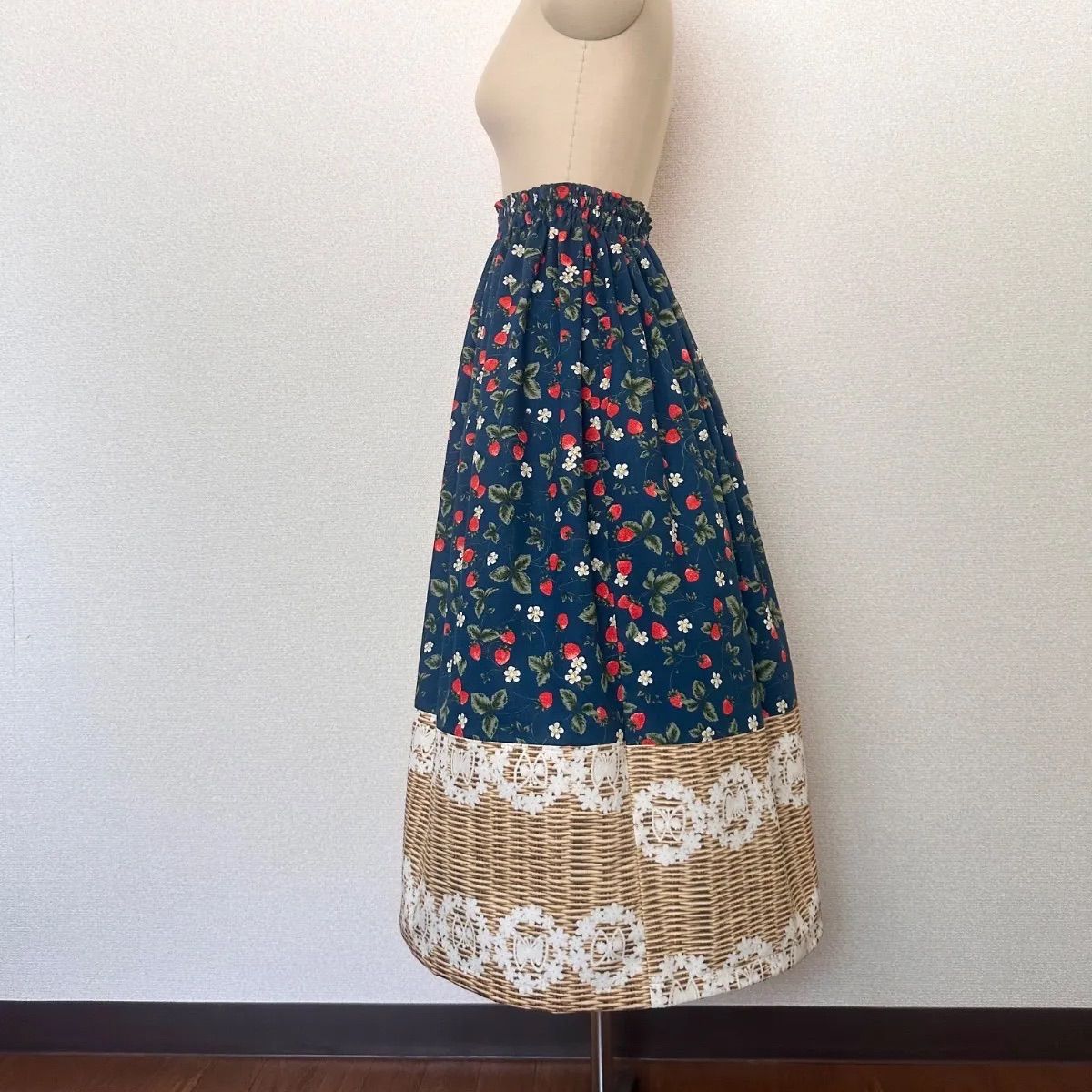 イチゴバスケット スカート
