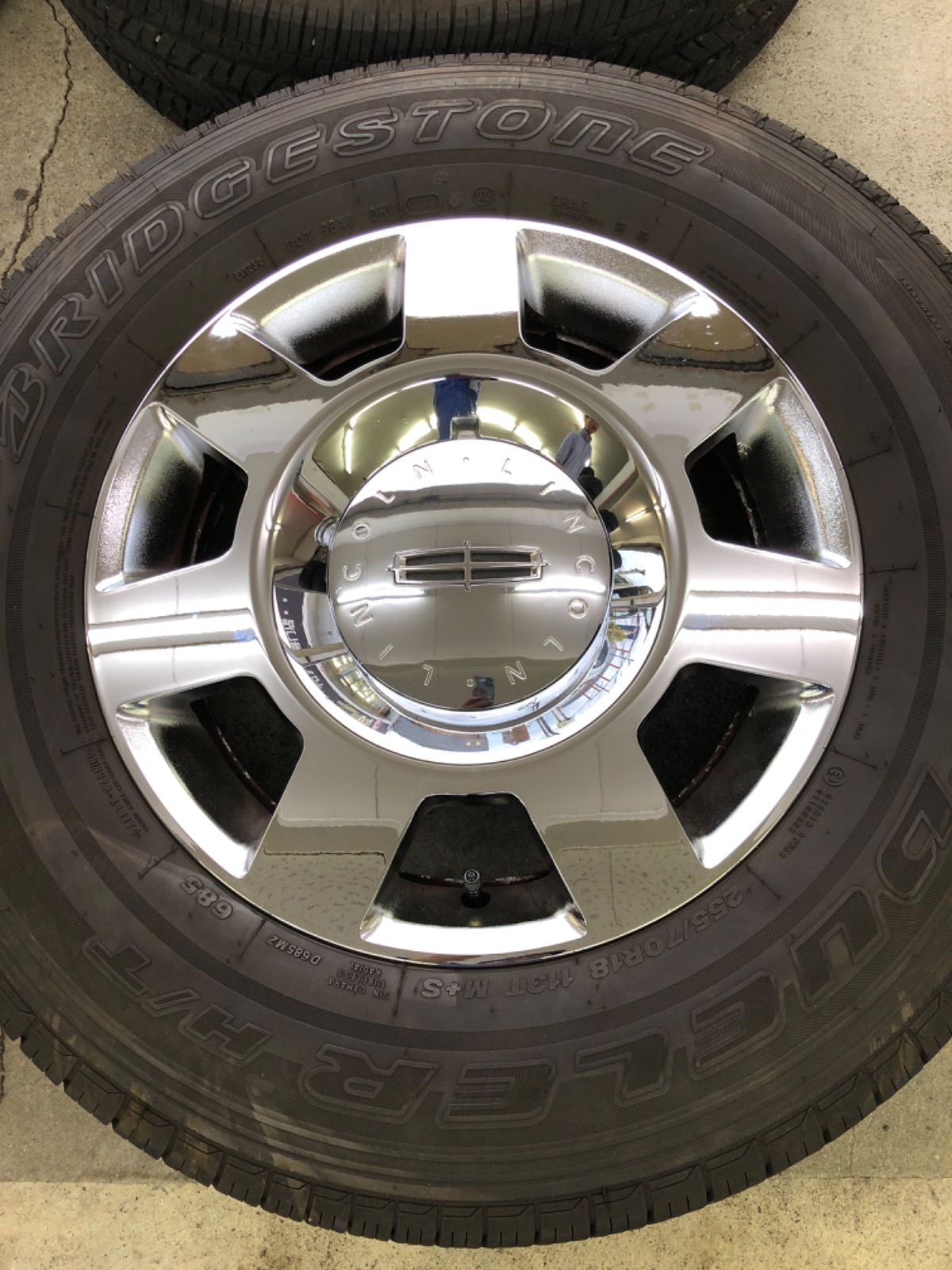 欲しい商品を賢く購入。； リンカーンナビゲーター 255 70R18 サマータイヤ DUELER H T アルミホイール 繊細な