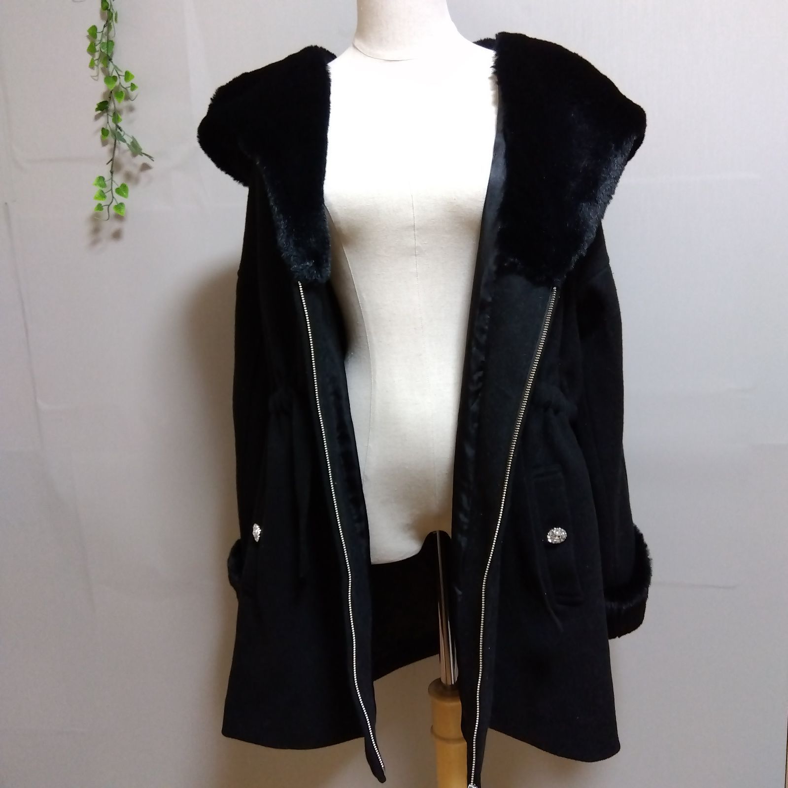 ミシェルマカロン ウエストリボンコート ファー ブラック フリーサイズ