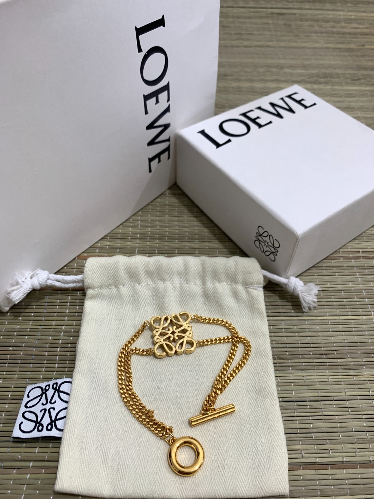 【刻印】LOEWEロエベ パヴェクリスタルアナグラム ブレスレット 刻印】LOEWEロエベ パヴェクリスタルアナグラム ブレスレット