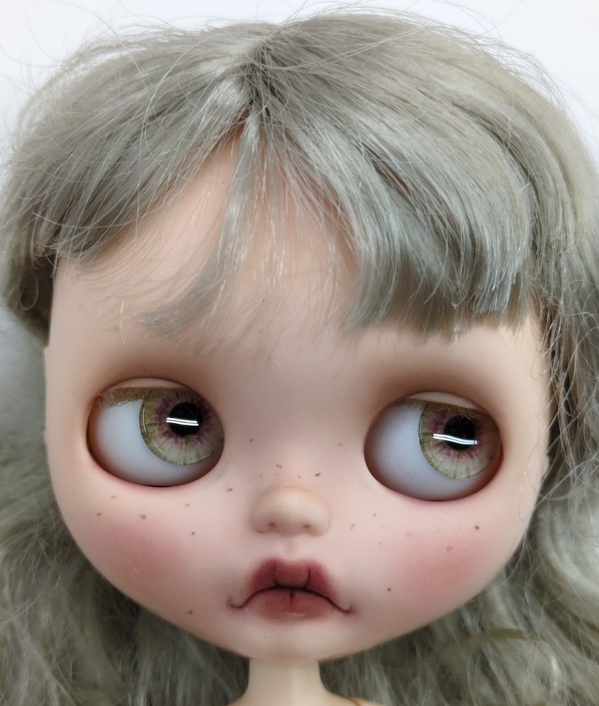 ディーラー製カスタムネオブライス chillさん 銀髪そばかすの女の子 本体のみ 元ドール不明 STEELWINDOWSANDDOORS_COM