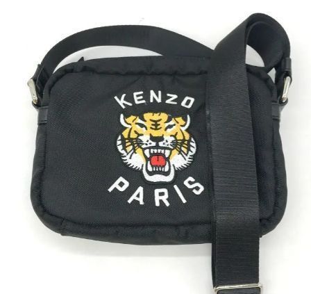 VARSITY ショルダーバッグ クロスボディバッグ ロゴ 刺繍 ミニバッグ コンパクト 旅行 カジュアル 男女兼用 鞄 B13818◆