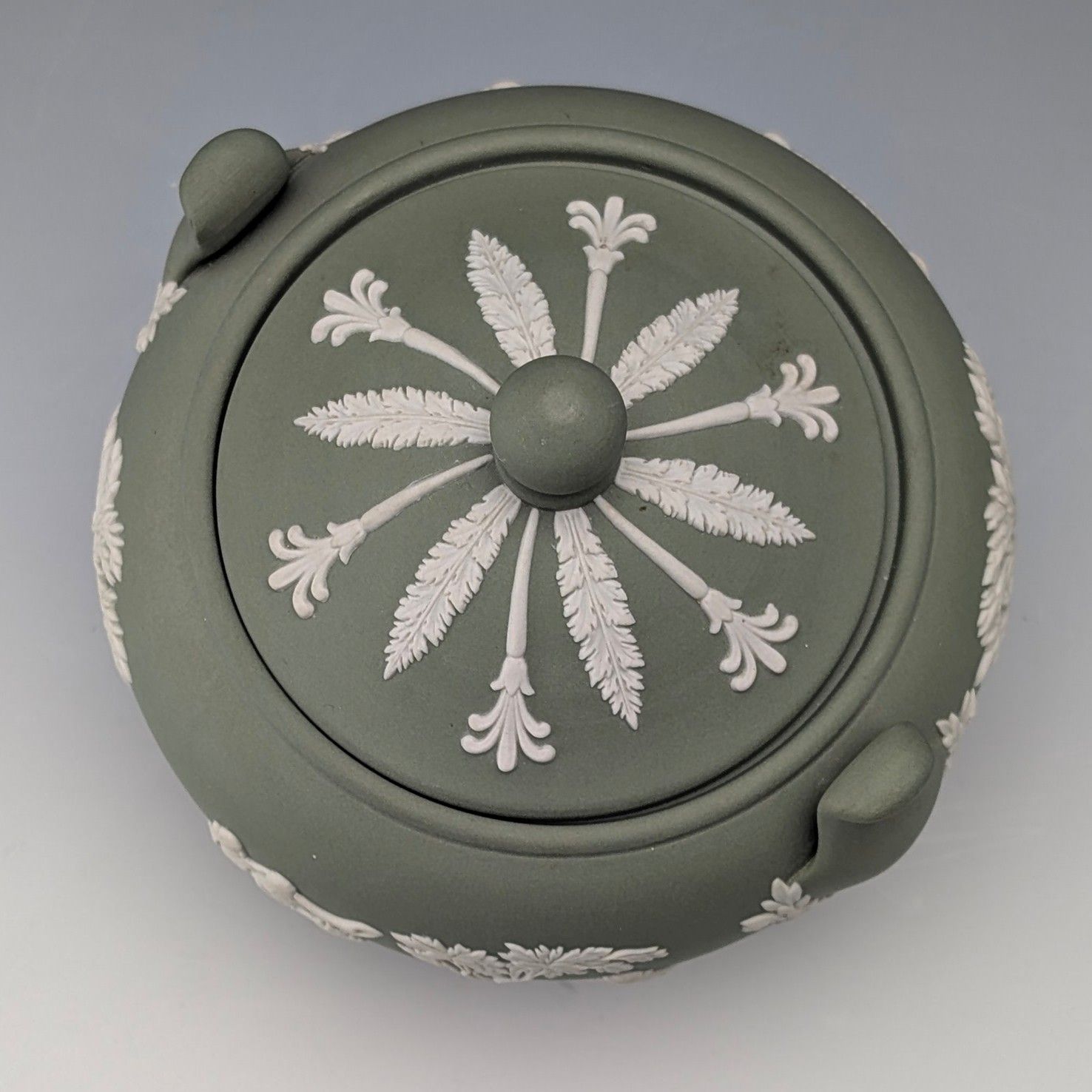 グリーンジャスパーウェア製 蓋付きシュガーボウル