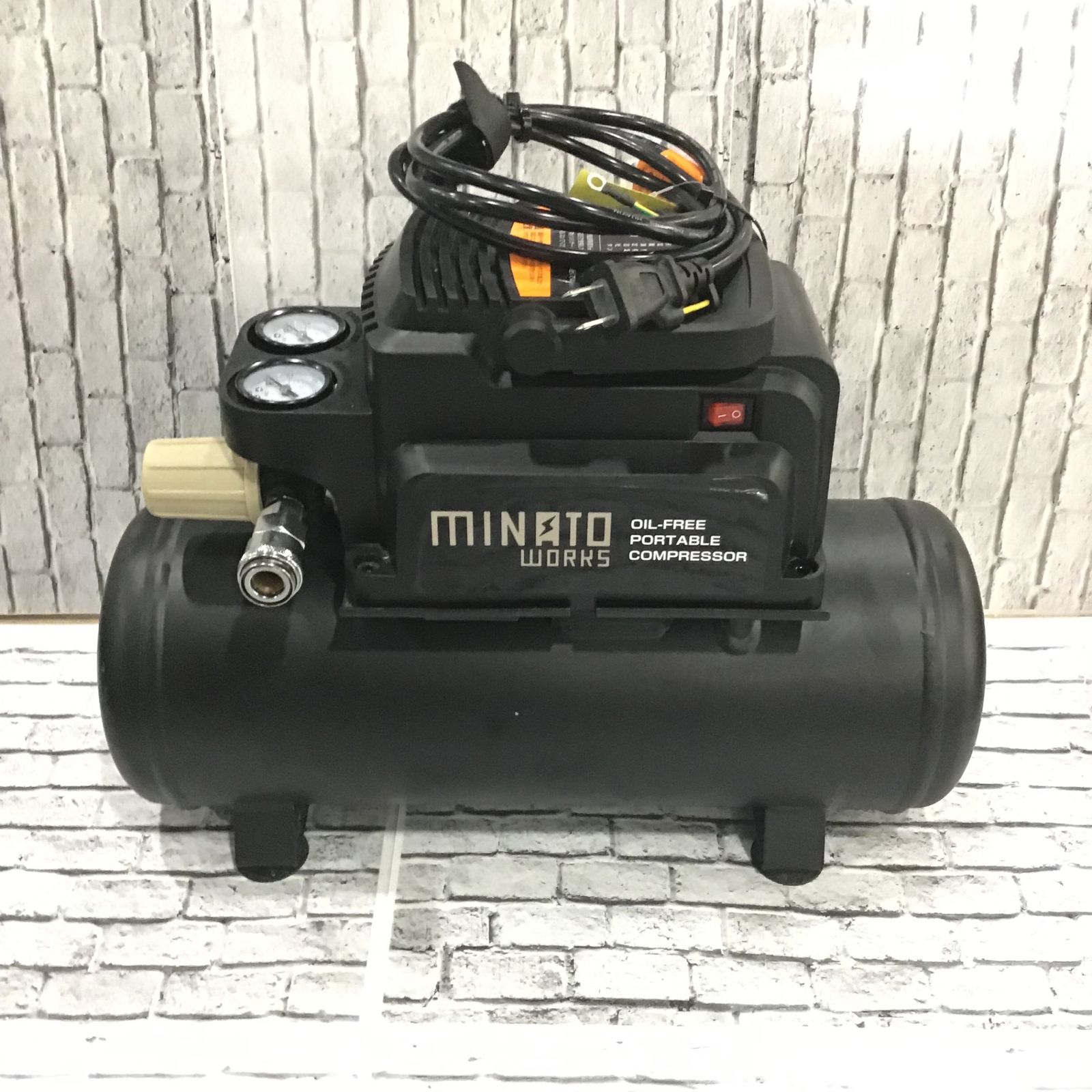 ミナトワークス(MINATO WORKS) オイルレス型エアーコンプレッサー (100V/タンク容量8L) CP-8A【川口店】 - メルカリ