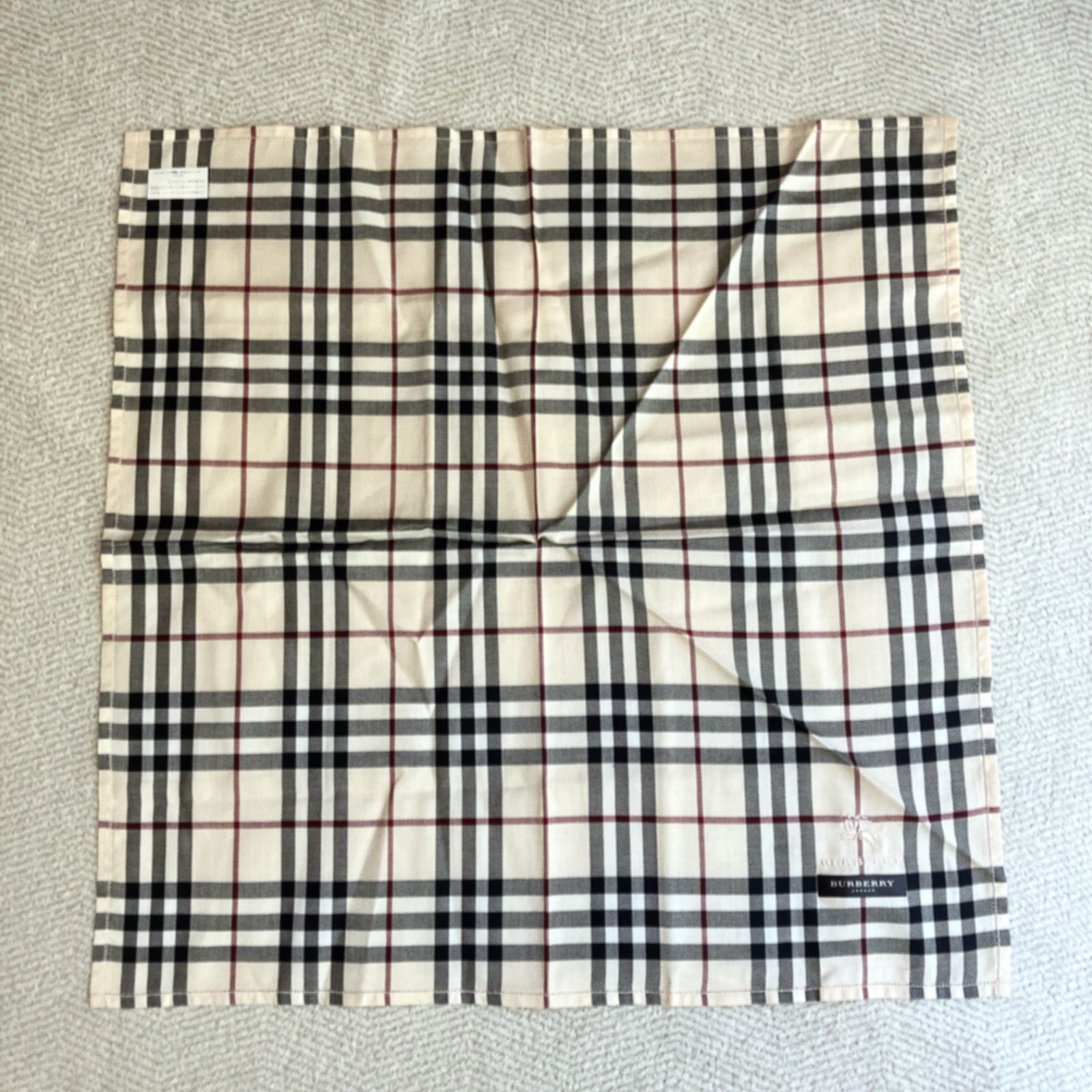 BURBERRY　バーバリー　新品メンズハンカチ　レディースハンカチノバチェック BURBERRY LONDON ノバチェック ベージュ ハンカチ 新品 ブランド