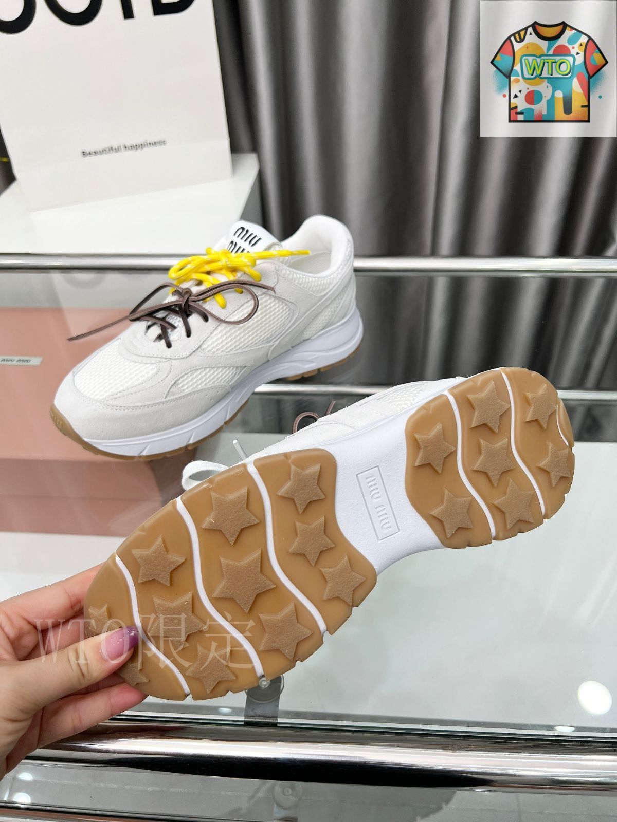 MiuMiu x ミュウミュウ ストライプ ベルベット スニーカー 新作コレクション：new Balance X Miu Miu | ミュウミュウ公式