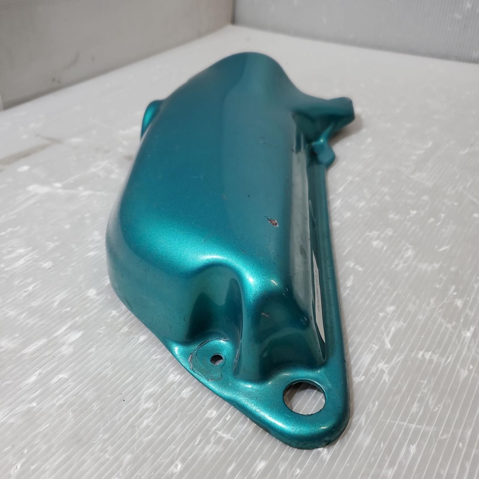 サイドカバー 左