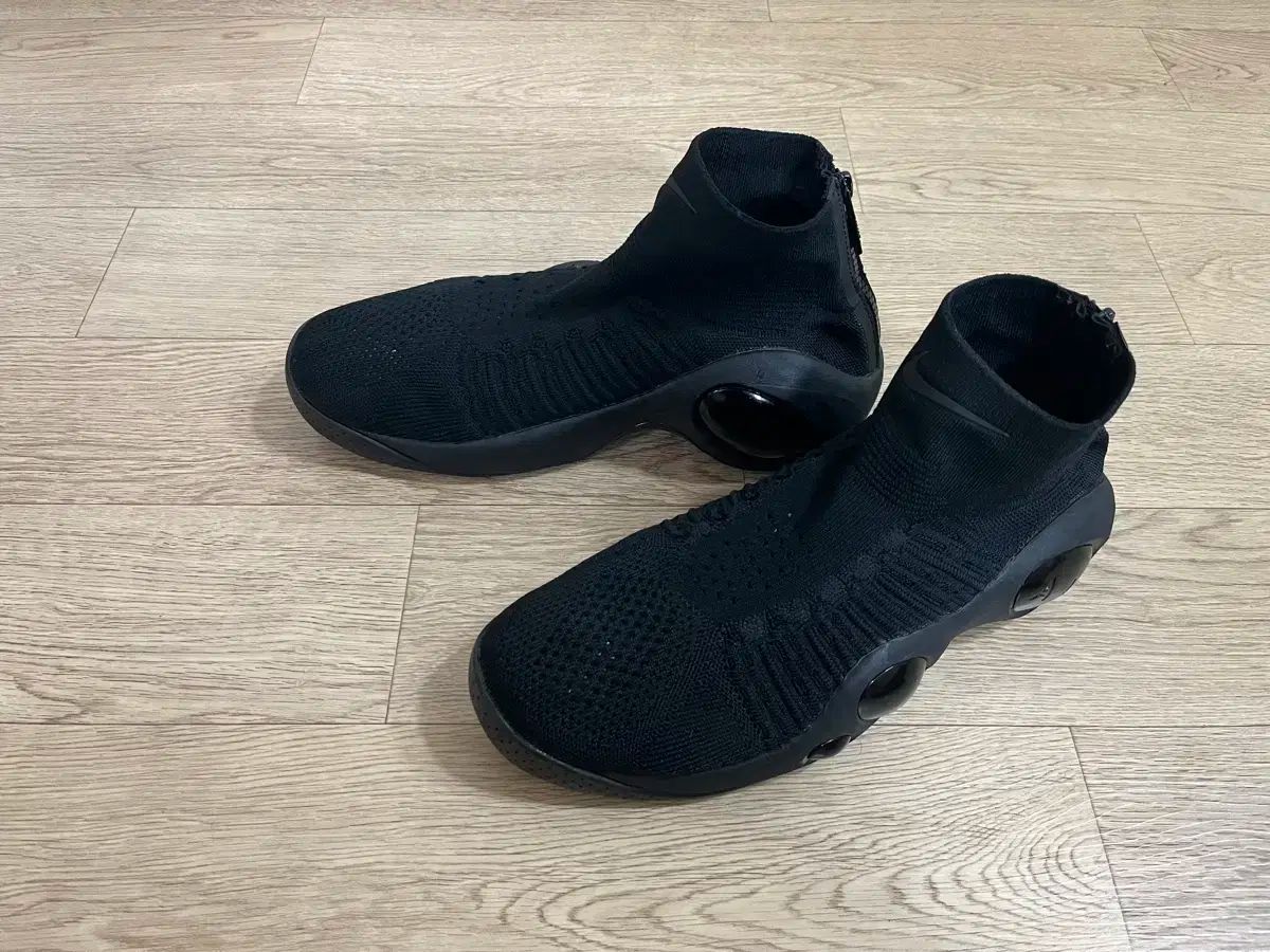 NIKE ナイキ 正真正銘の トリプルブラック 280size