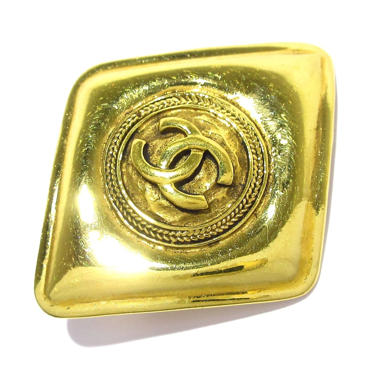 【美品】シャネル CHANEL ブローチ ココマーク ホワイト ゴールド CHANEL(シャネル) ブローチ美品 - ゴールド ココマーク/スクエア
