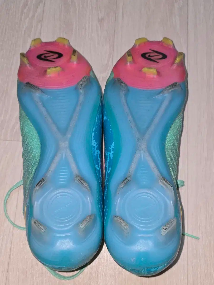 全国配信早速送料無料！ サッカーシューズ ナイキファントム gx2 エリート FG